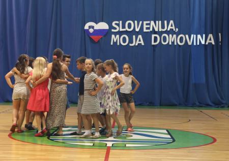 PRIREDITEV OB DNEVU DRŽAVNOSTI IN ZAKLJUČKU ŠOLSKEGA LETA 13 FOTO LJUBO VUKELIČ
